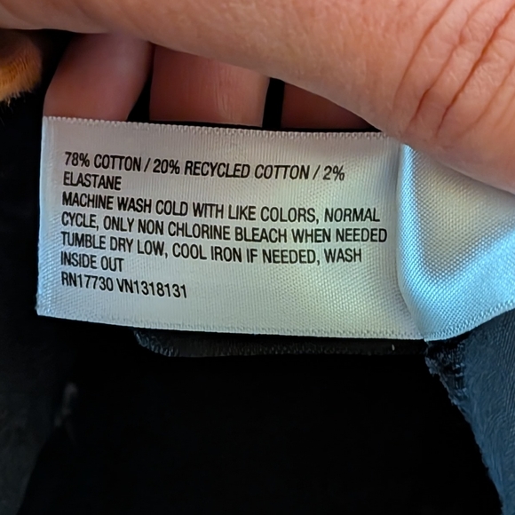 Universal Threads High Rise Flare Jeans - Picture 7 of 7